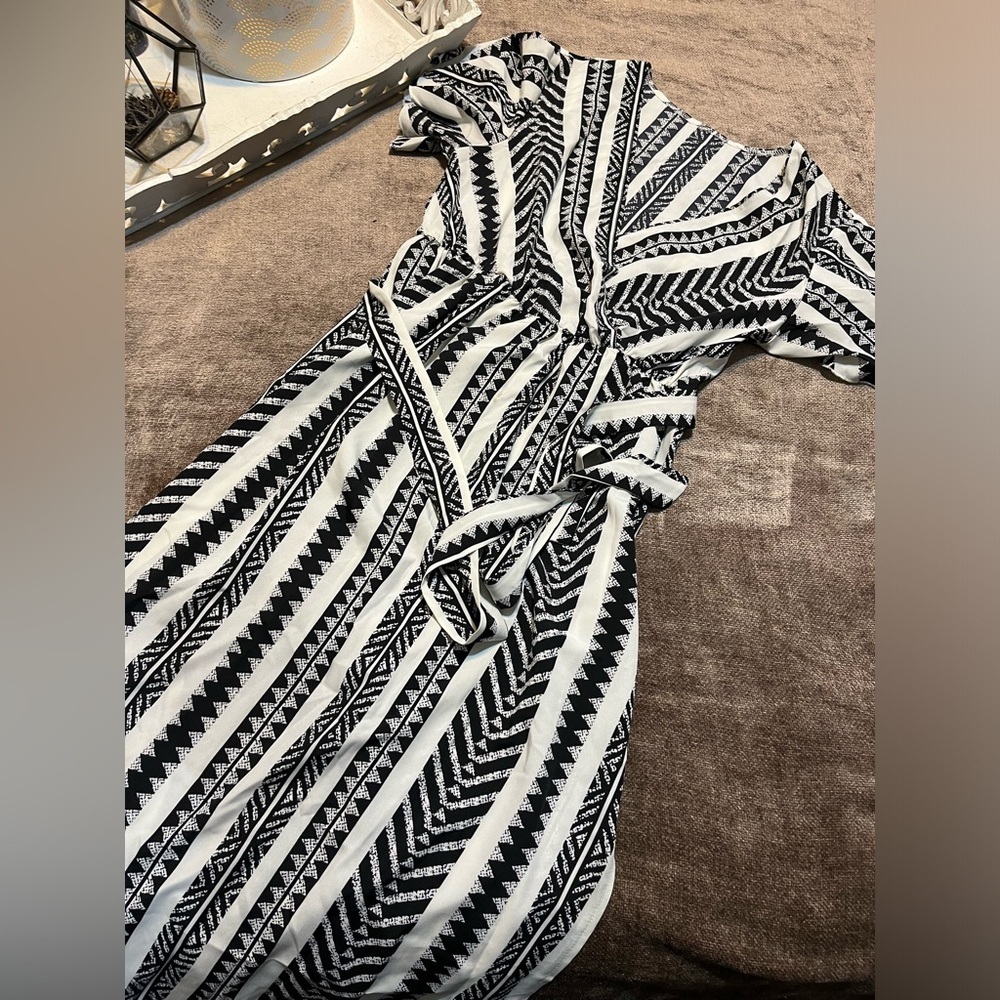 SHEIN Black & White Print / Patterned Dress - Size Small